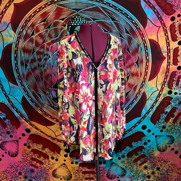 Bisou bisou tunic - Picture 2 of 9